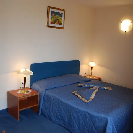 Italia 호텔 네세부르