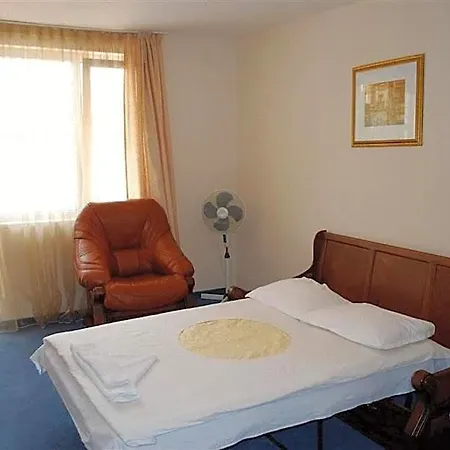 فندق Italia 3*