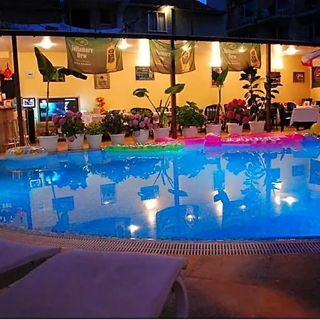 Italia 3* نيسيبار
